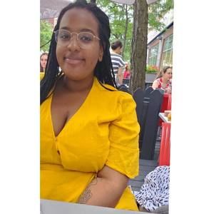 Meet your Posher, Naomi